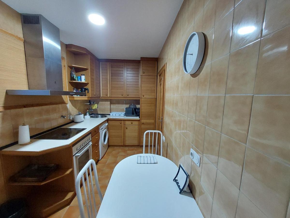 Appartement Piso Sencillo Y Acogedor Con Parking Gratuito à Baranain Extérieur photo