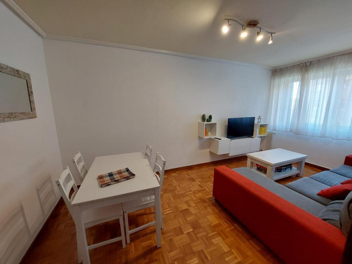 Appartement Piso Sencillo Y Acogedor Con Parking Gratuito à Baranain Extérieur photo